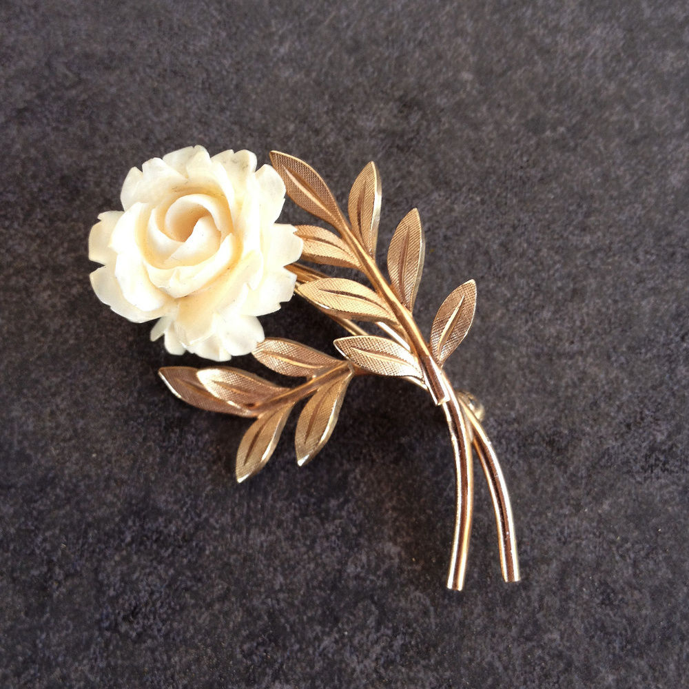 Vintage 40's Floral GF Fashion Brooch by Van Dell